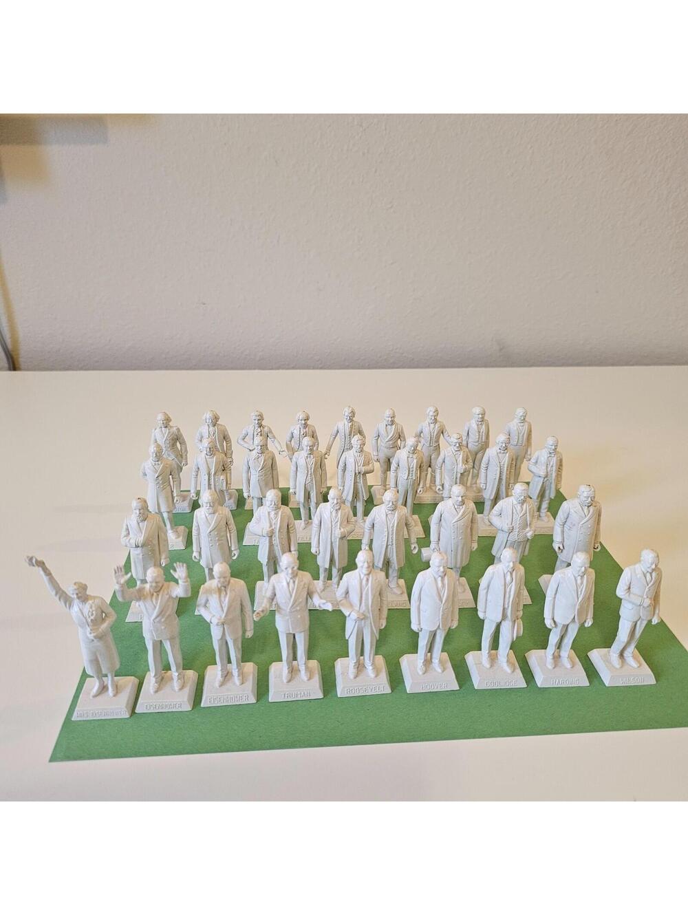Collectible Vintage Marx Toy white plastic U.S. Presidents stable figures stand